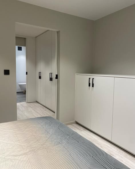 Witte slaapkamerkasten op maat, Oostkamp