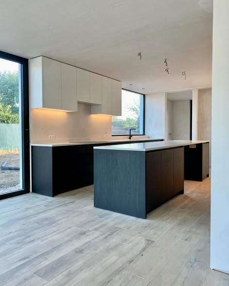 Maatkeuken in zwart eik, Merelbeke